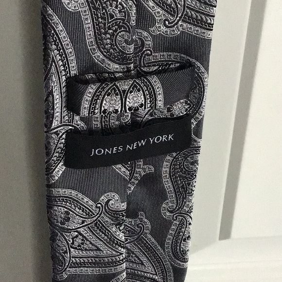 EUC Jones New York tie - Picture 3 of 3
